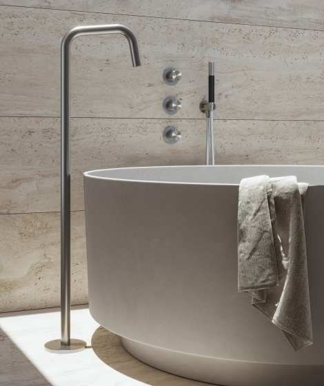 Vrijstaande badmengkranen